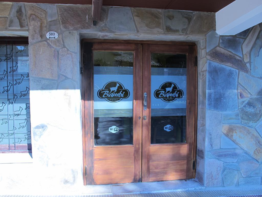 Bambi Hotel La Falda Ruang foto