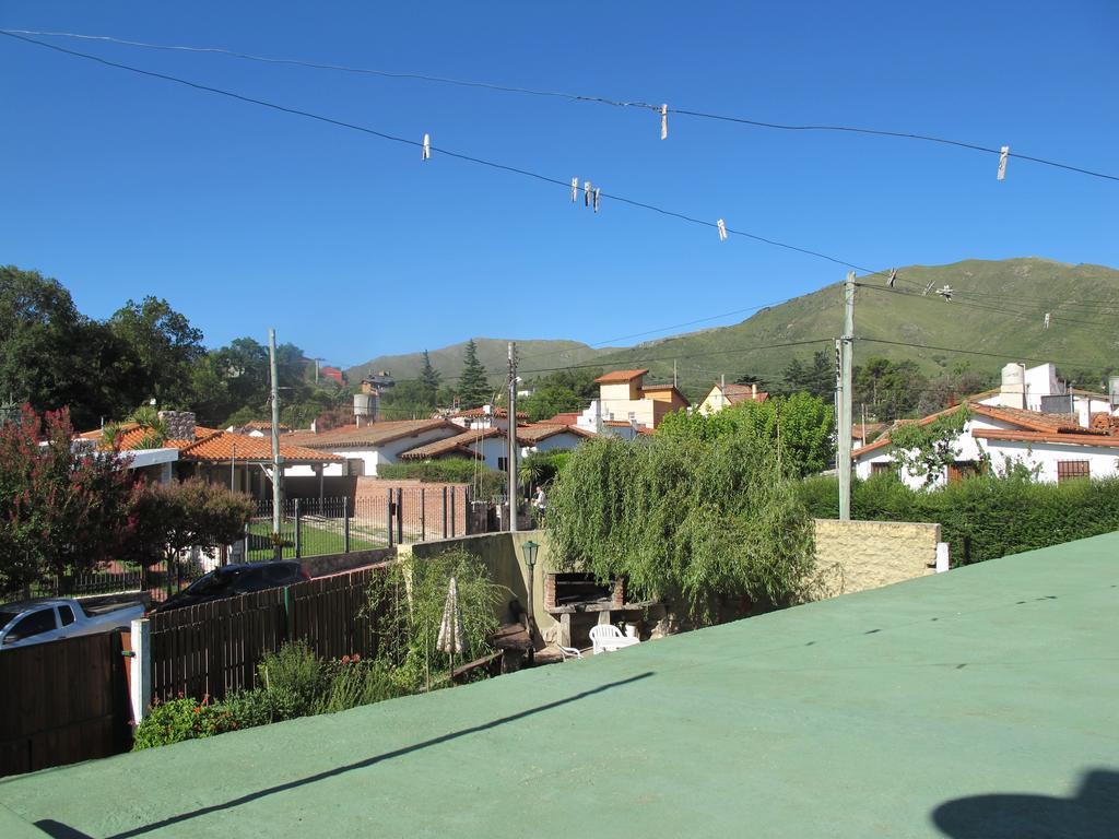 Bambi Hotel La Falda Bagian luar foto