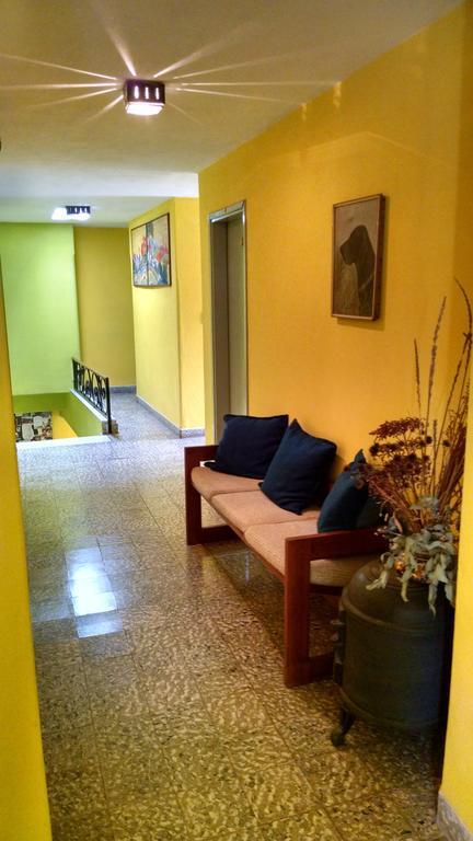 Bambi Hotel La Falda Bagian luar foto