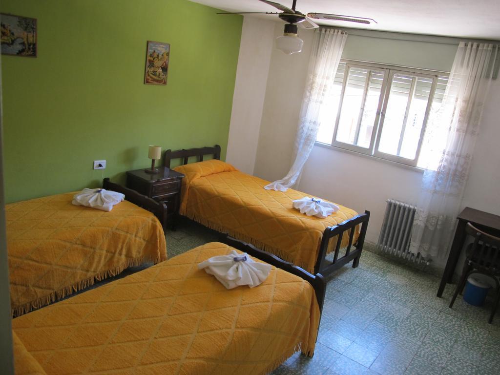 Bambi Hotel La Falda Bagian luar foto