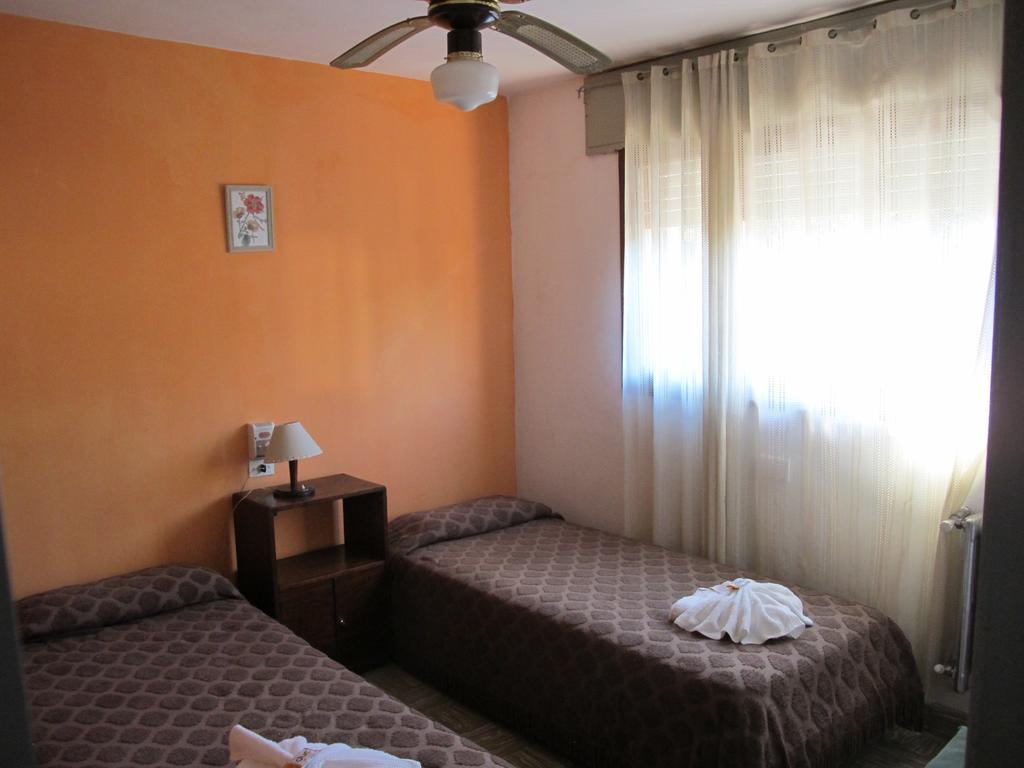 Bambi Hotel La Falda Bagian luar foto
