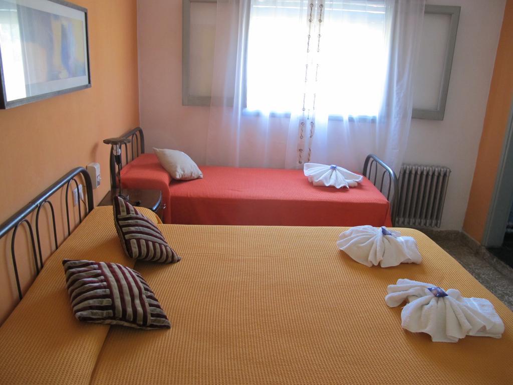 Bambi Hotel La Falda Bagian luar foto